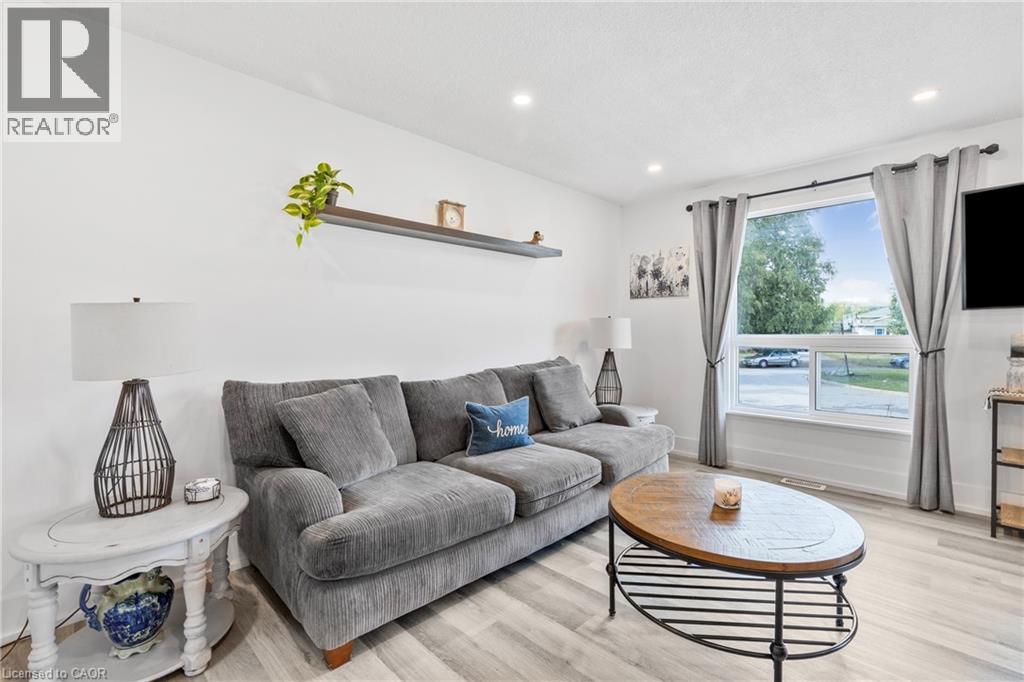 16 Roxborough Court, St. Catharines, Ontario  L2M 6E3 - Photo 11 - 40772856