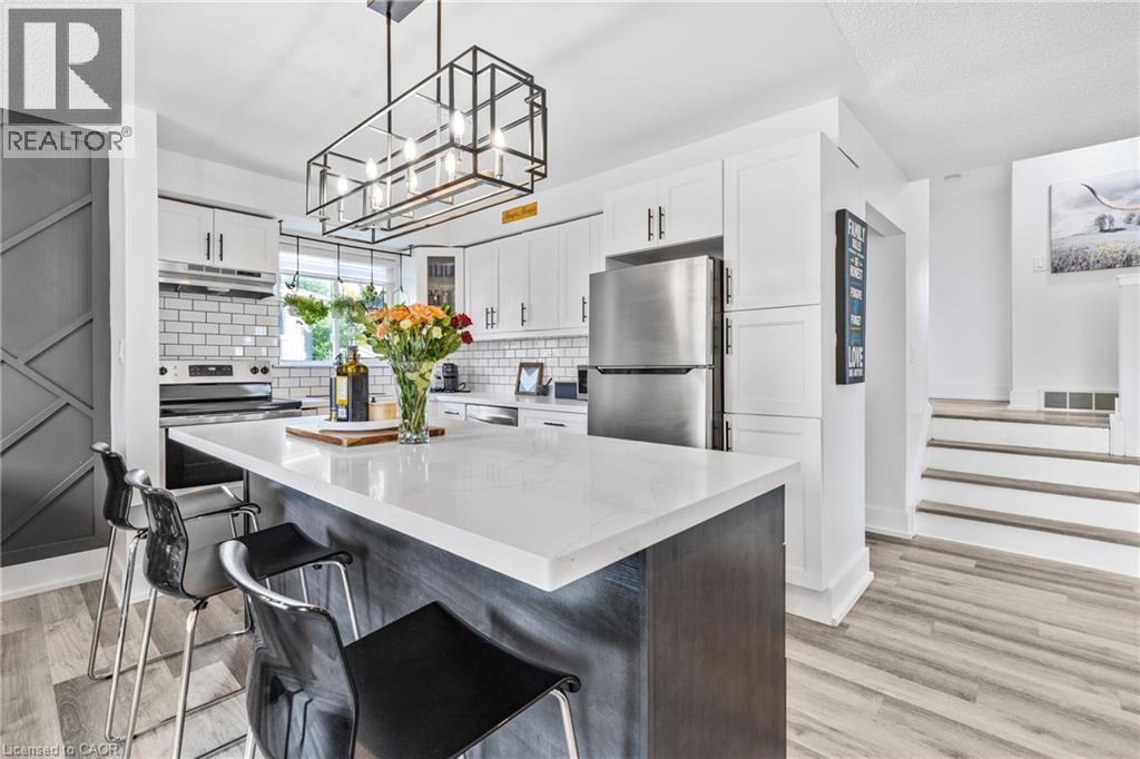 16 Roxborough Court, St. Catharines, Ontario  L2M 6E3 - Photo 7 - 40772856