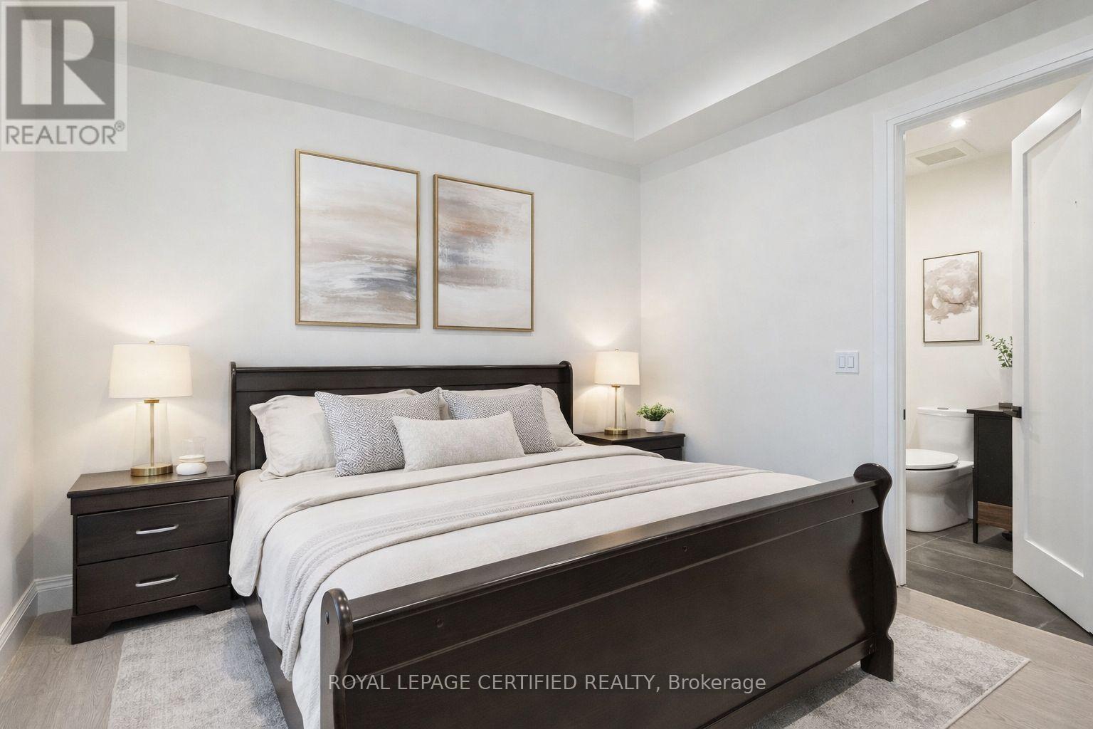 3081 Grenville Drive, Mississauga, Ontario  L5A 2P6 - Photo 15 - W12750794