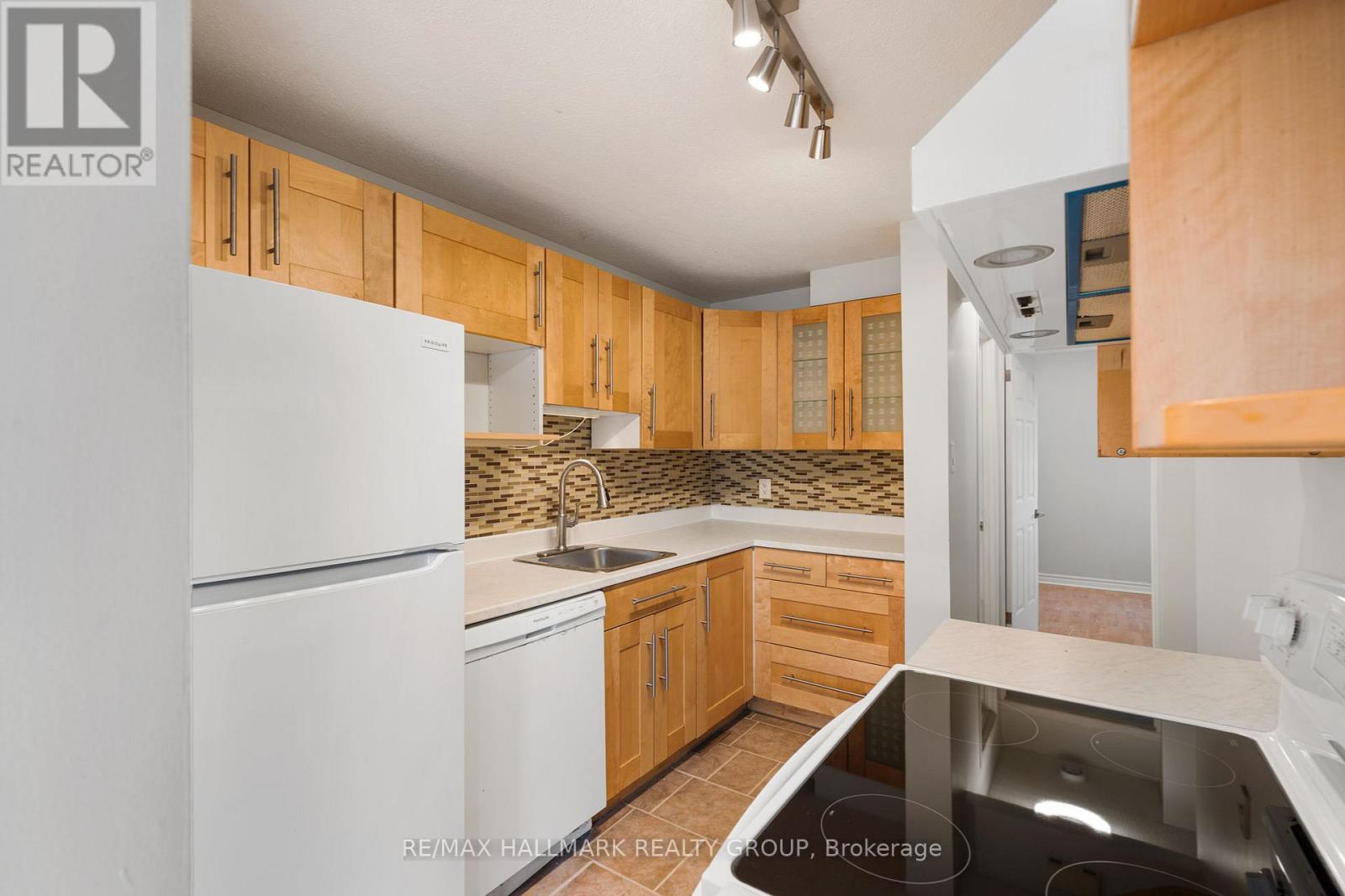 75 - 1348 Bethamy Lane, Ottawa, Ontario  K1J 8P4 - Photo 16 - X12808674