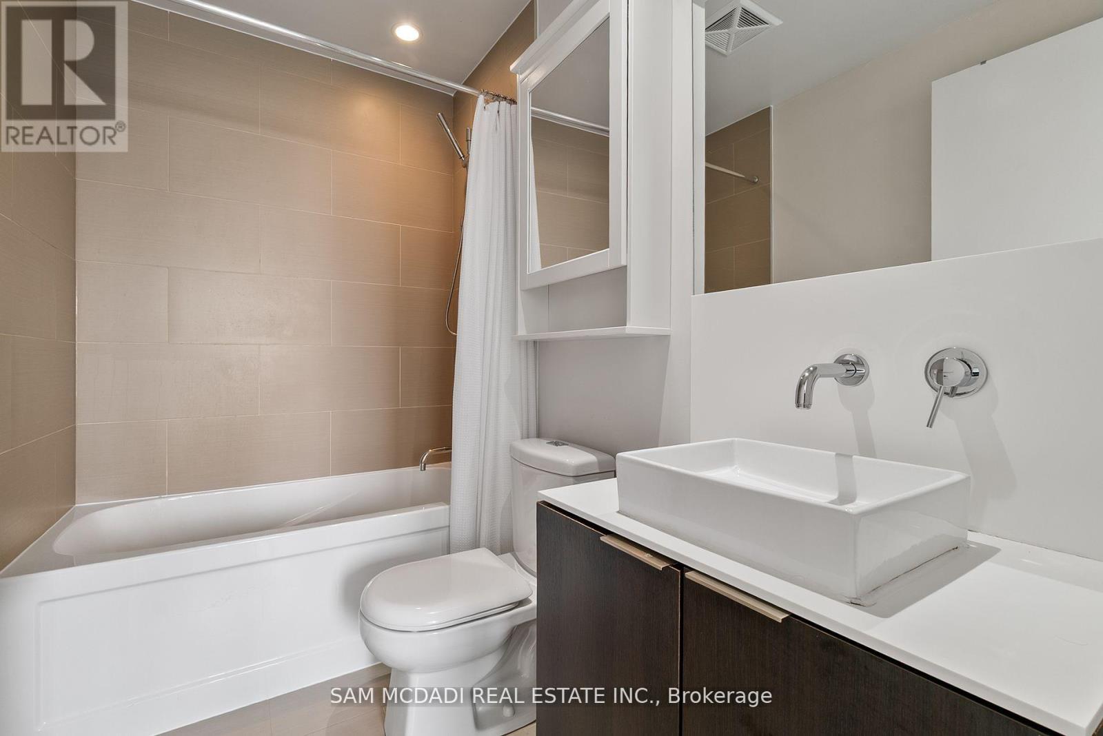 1906 - 159 Dundas Street E, Toronto, Ontario  M5B 0A9 - Photo 10 - C12808700