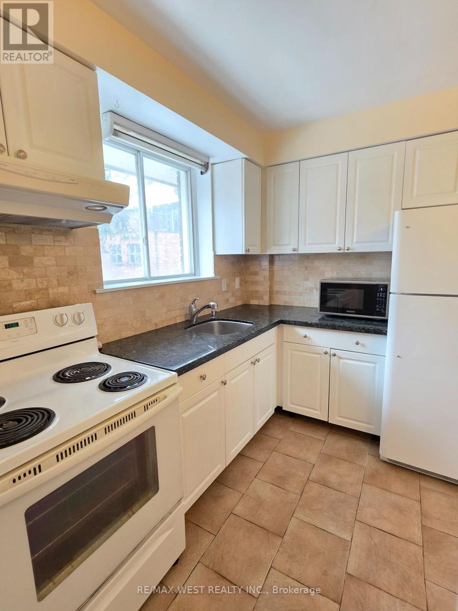 A - 238 Shuter Street, Toronto, Ontario  M5A 1W1 - Photo 3 - C12808714