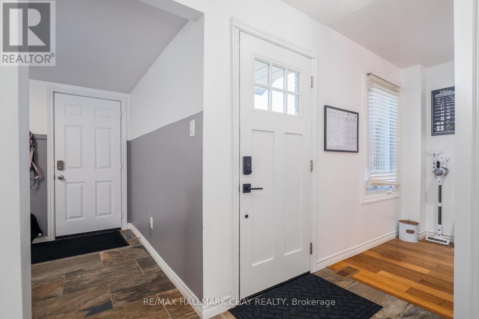 54 Wallace Drive, Barrie, Ontario  L4N 7E1 - Photo 16 - S12808692