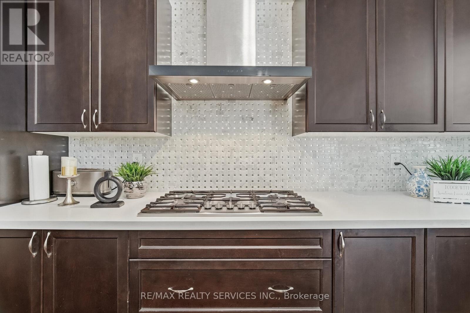 50 Royal Fern Crescent, Caledon, Ontario  L7C 4H1 - Photo 13 - W12808672