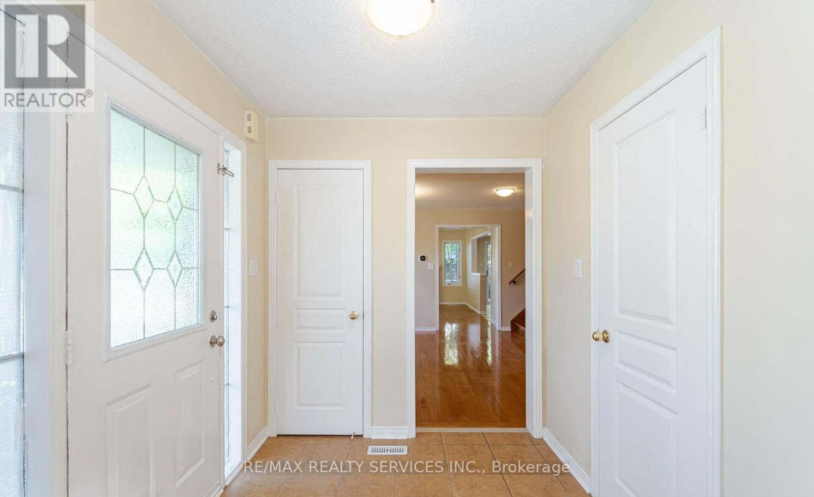 5616 Margarita Crescent, Mississauga, Ontario  L5M 6Z2 - Photo 5 - W12808710