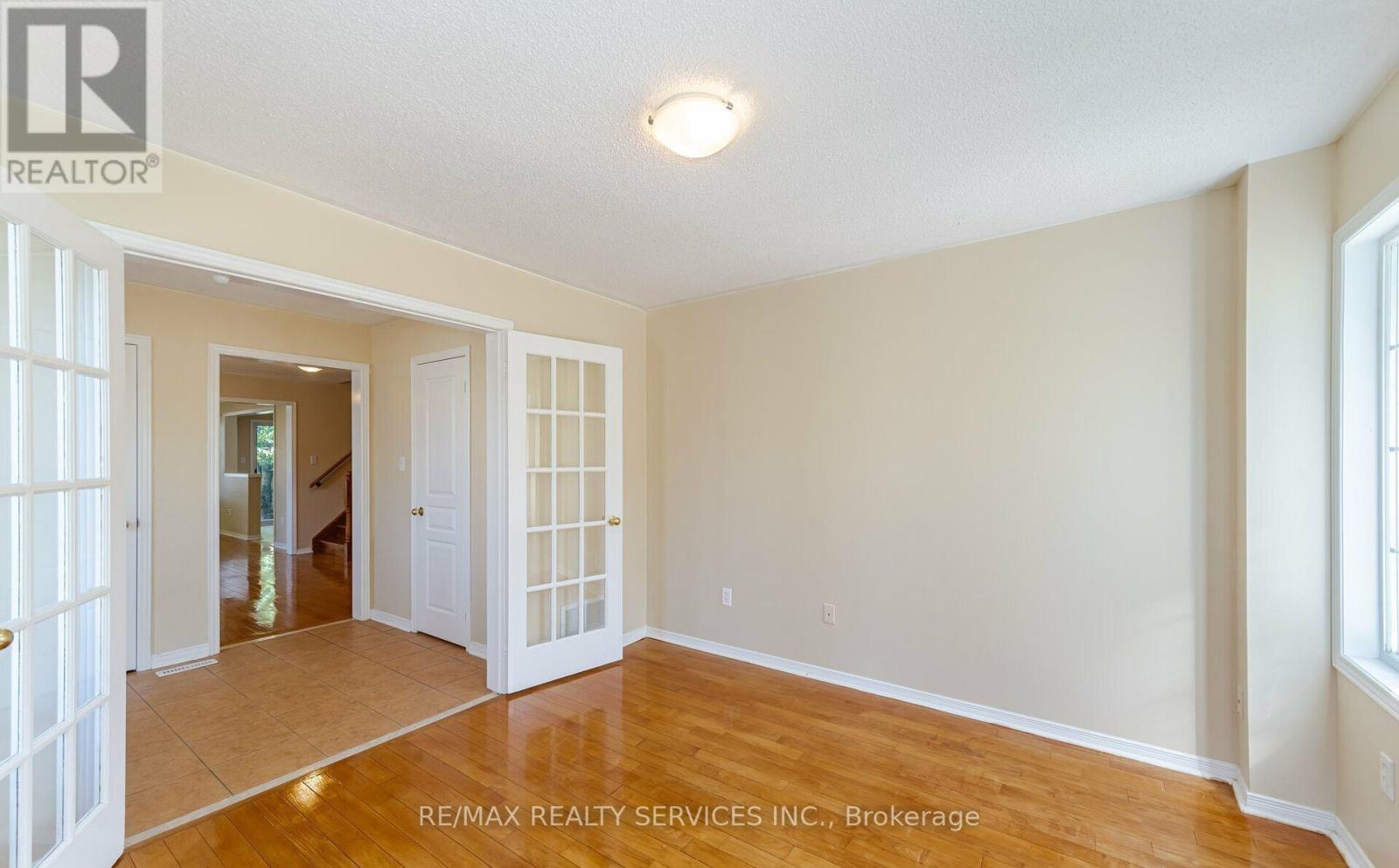 5616 Margarita Crescent, Mississauga, Ontario  L5M 6Z2 - Photo 8 - W12808710