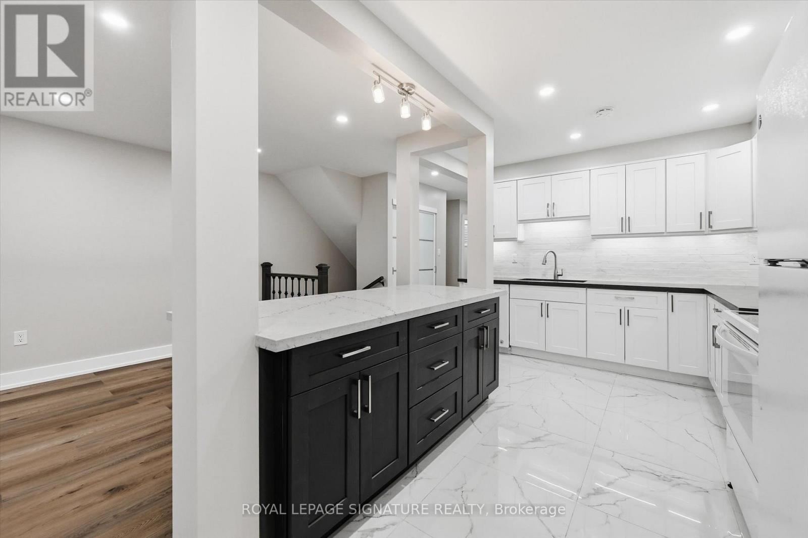 9 - 100 Quigley Road, Hamilton, Ontario  L8K 6J1 - Photo 12 - X12808716