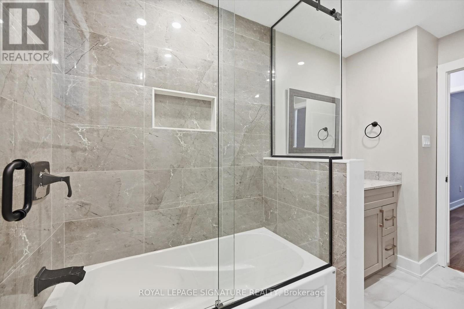 9 - 100 Quigley Road, Hamilton, Ontario  L8K 6J1 - Photo 27 - X12808716