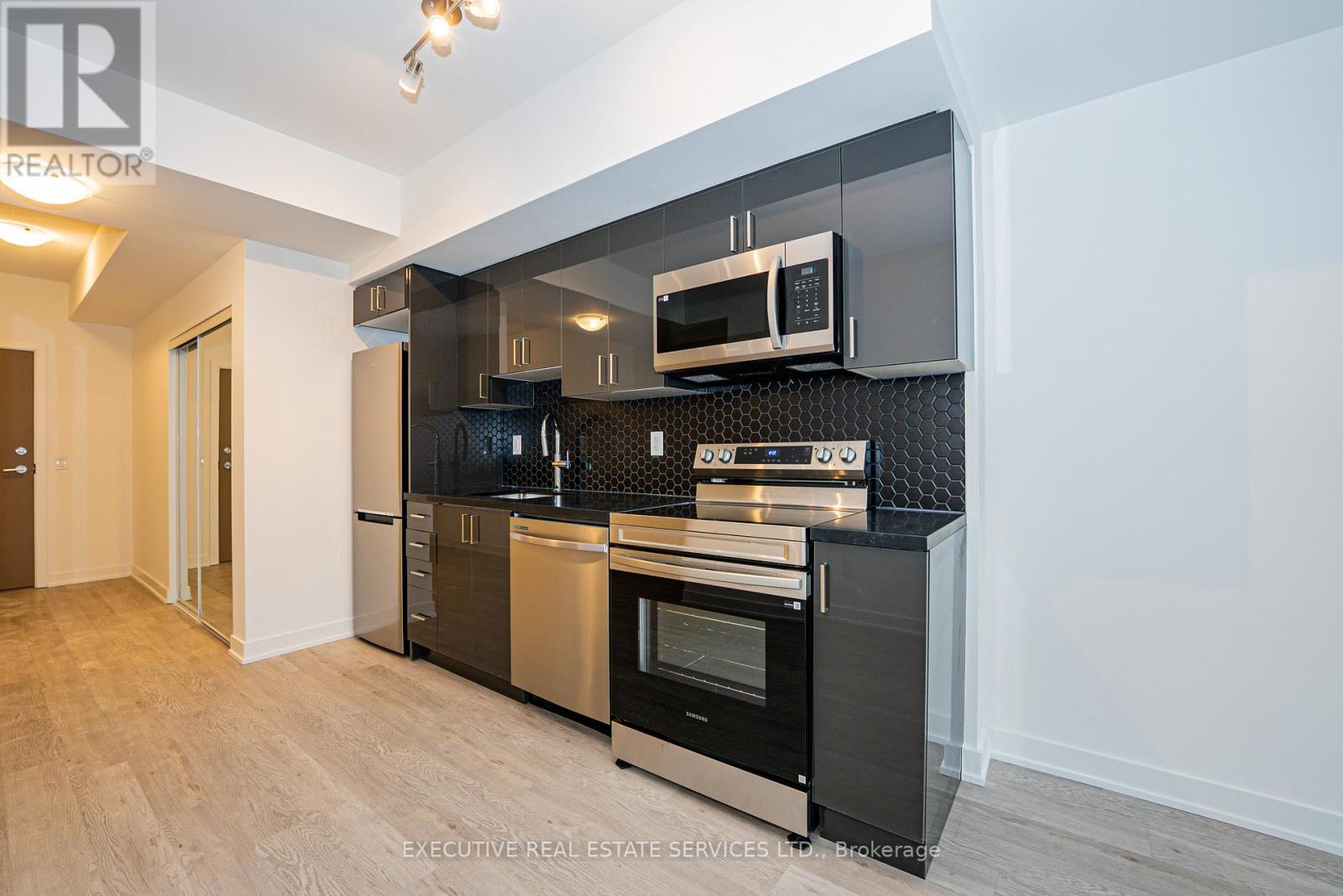 1610 - 1010 Sandy Beach Road, Pickering, Ontario  L1W 0C7 - Photo 19 - E12803702