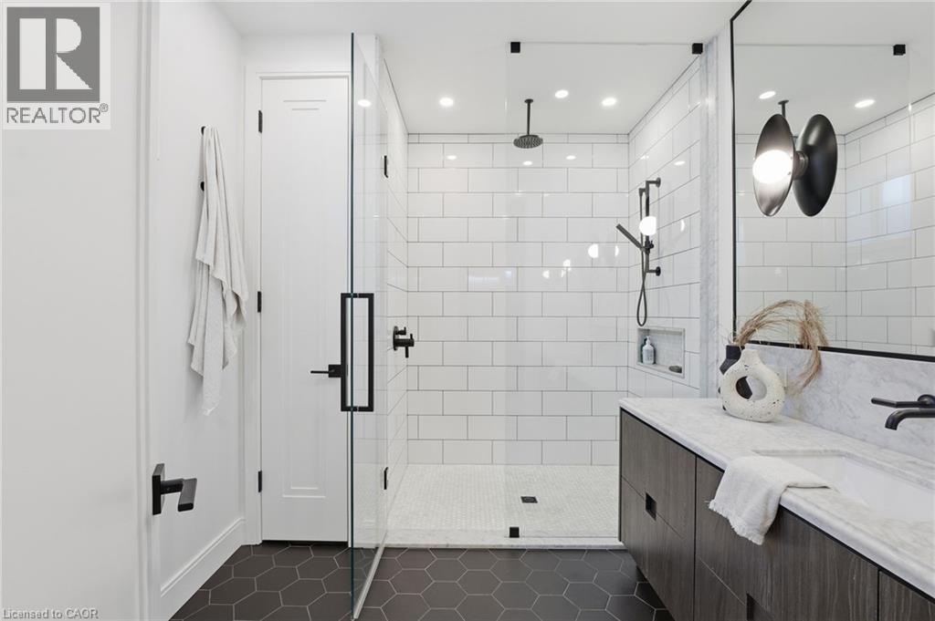 2265 Lakeshore Road Unit# 3, Burlington, Ontario  L7R 1B1 - Photo 42 - 40806618