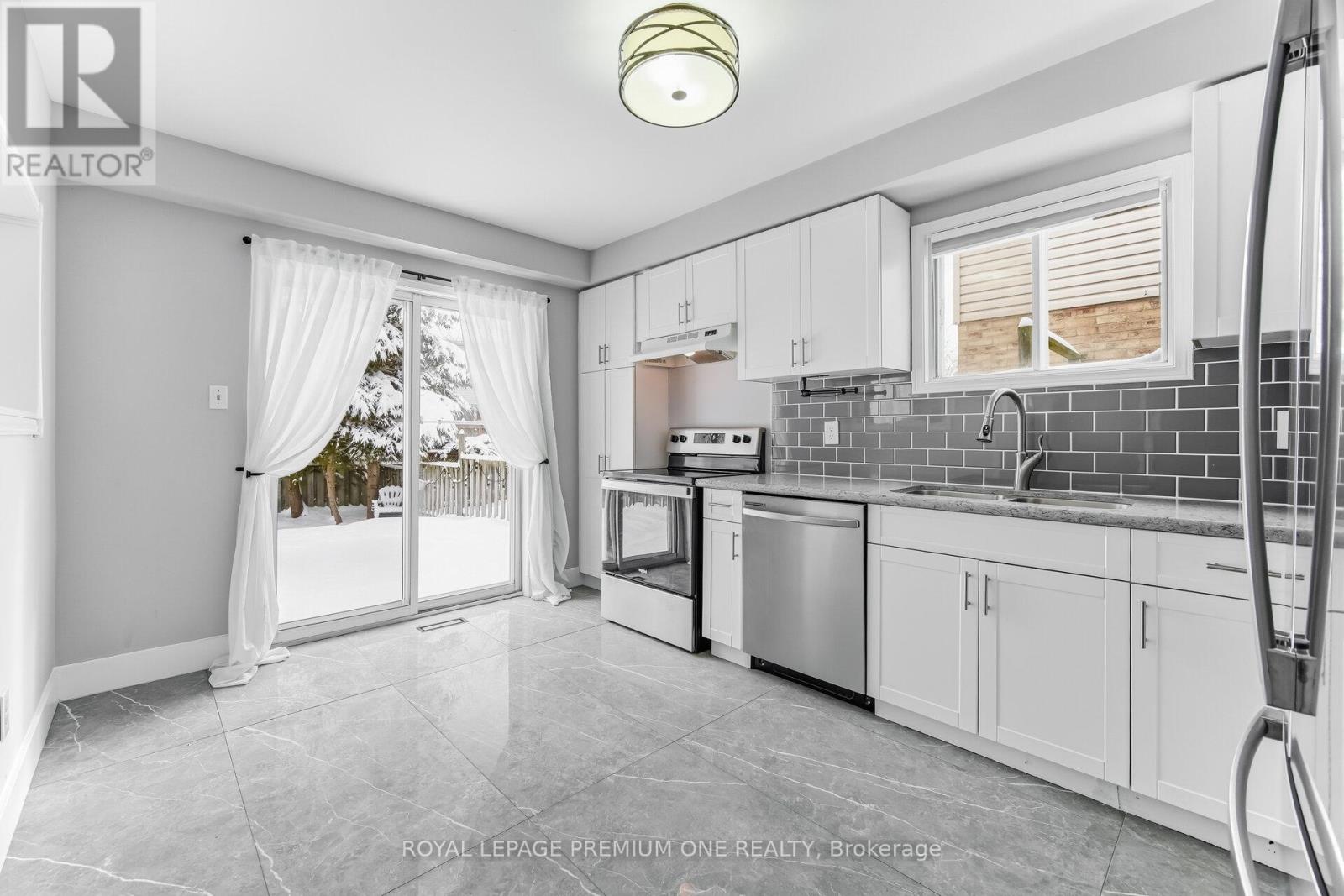 69 Mcknight Crescent, New Tecumseth, Ontario  L0G 1W0 - Photo 24 - N12799490