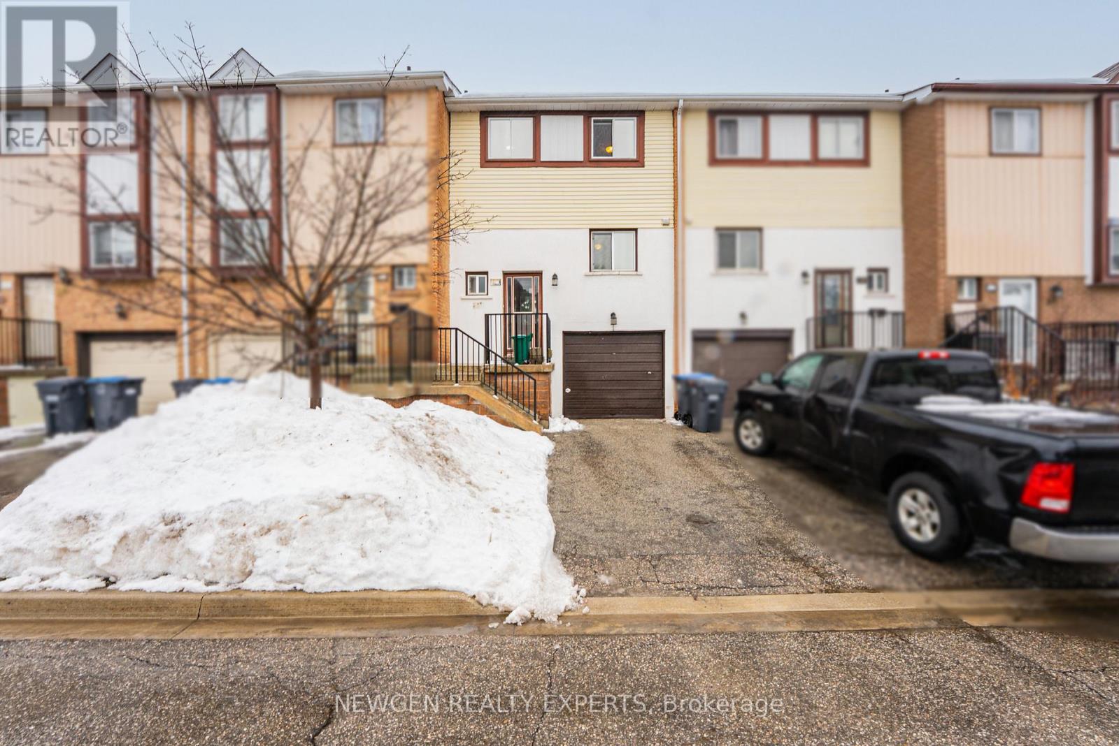 87 MOREGATE CRESCENT, Brampton, Ontario