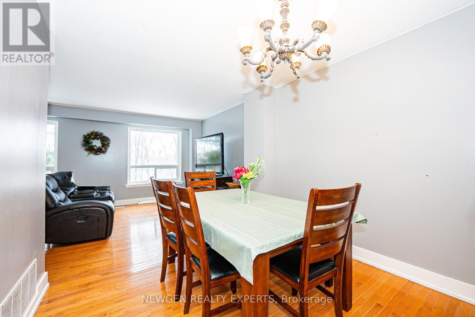 87 Moregate Crescent, Brampton, Ontario  L6S 3K9 - Photo 9 - W12806964