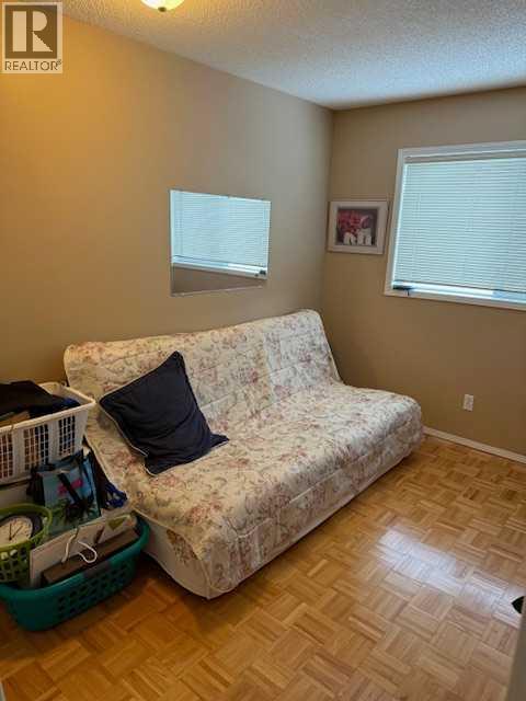 4 Kingsland Villas Sw, Calgary, Alberta  T2V 5J9 - Photo 10 - A2287025