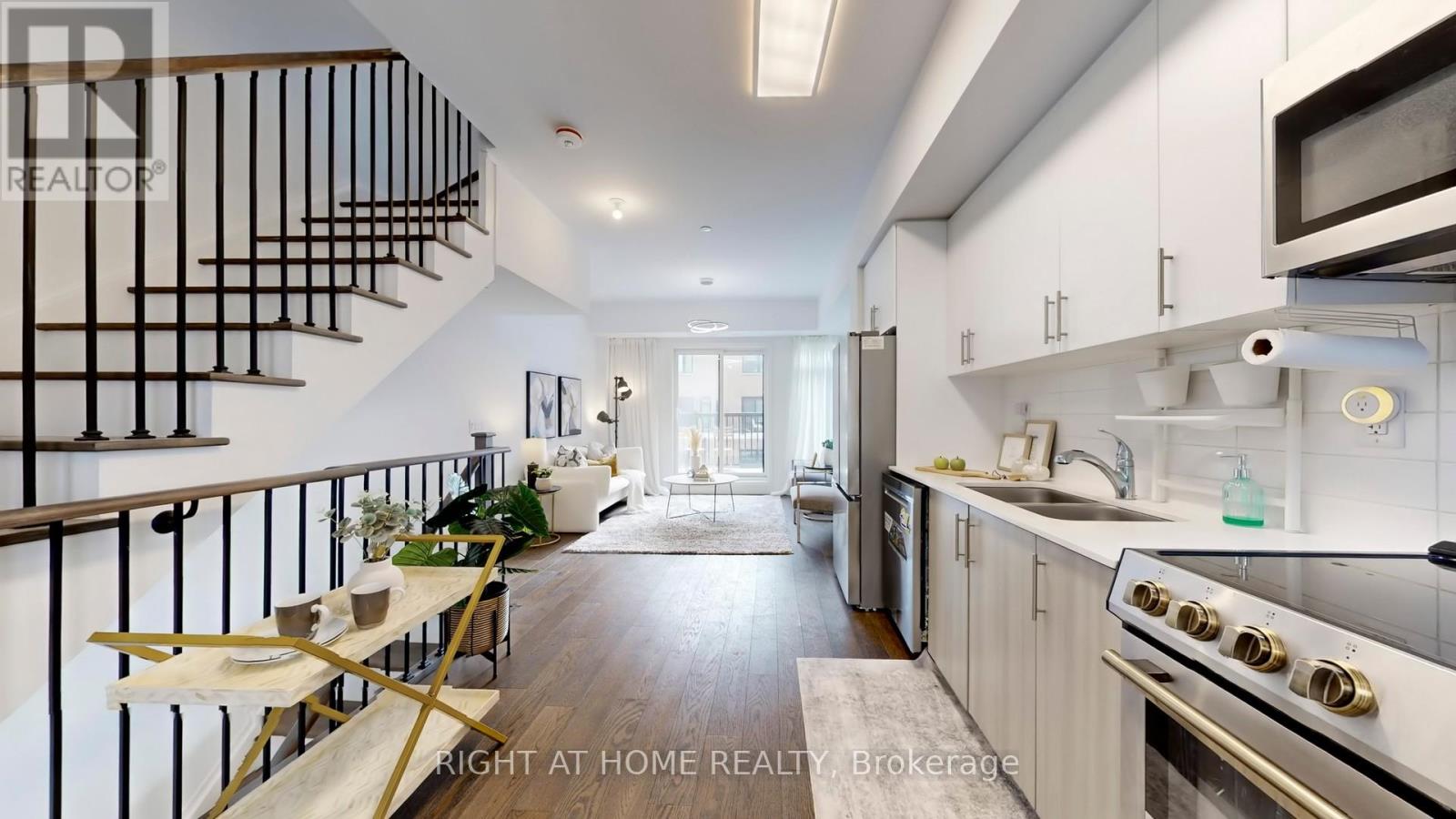 32 Spruce Pines Crescent, Toronto, Ontario M4A 1Y7 - Photo 14 - C12808752