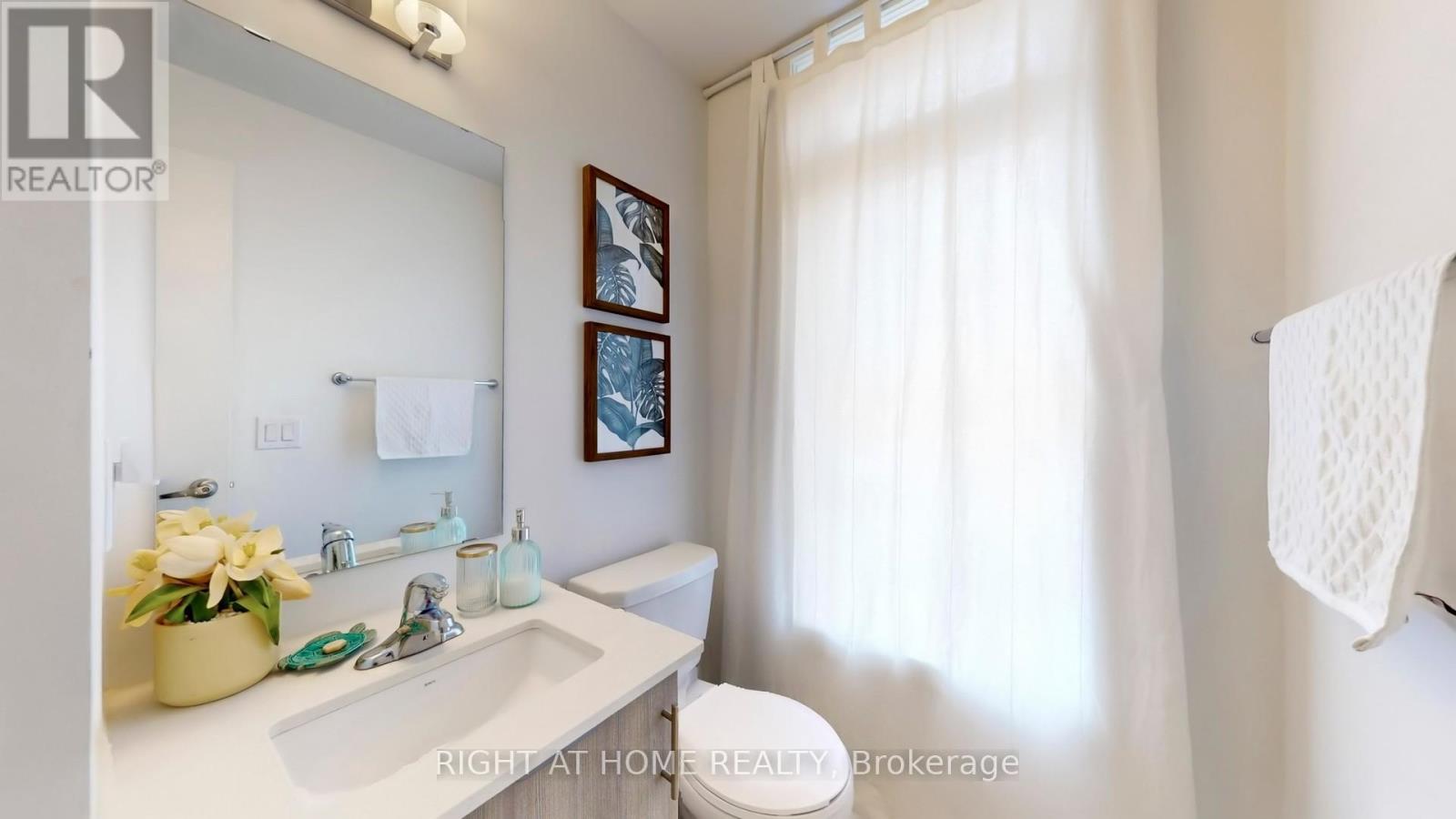 32 Spruce Pines Crescent, Toronto, Ontario M4A 1Y7 - Photo 18 - C12808752