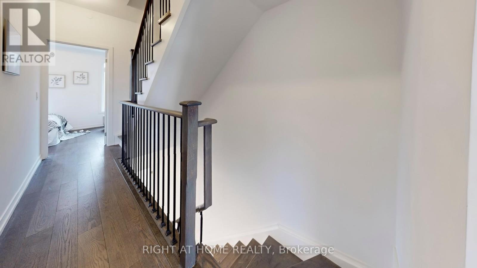 32 Spruce Pines Crescent, Toronto, Ontario M4A 1Y7 - Photo 20 - C12808752