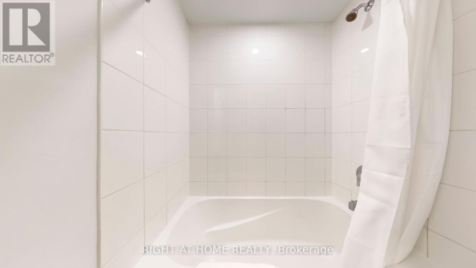 32 Spruce Pines Crescent, Toronto, Ontario M4A 1Y7 - Photo 44 - C12808752