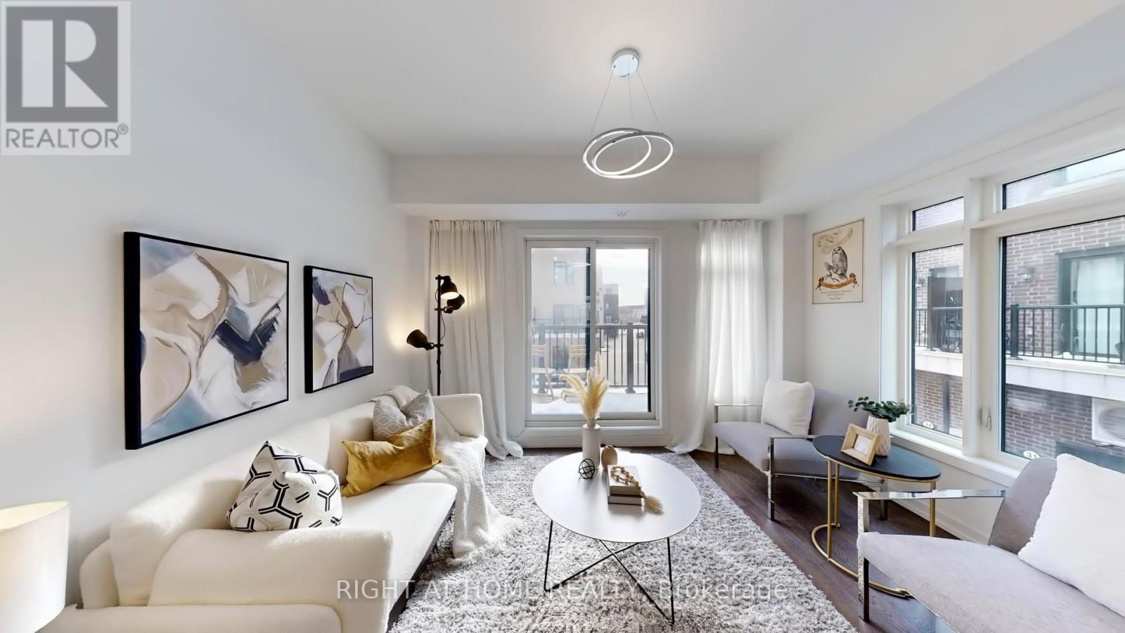 32 Spruce Pines Crescent, Toronto, Ontario M4A 1Y7 - Photo 5 - C12808752