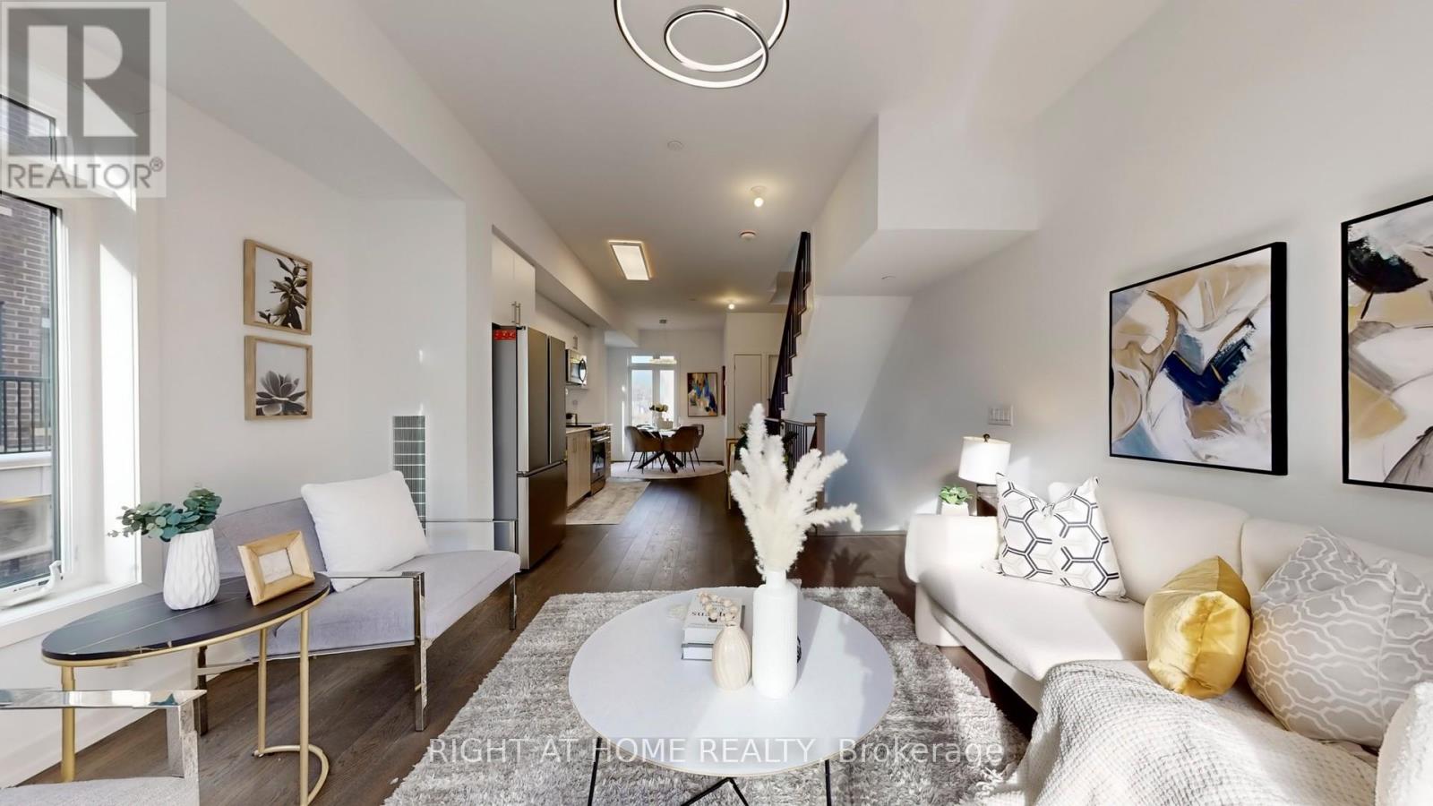 32 Spruce Pines Crescent, Toronto, Ontario M4A 1Y7 - Photo 7 - C12808752