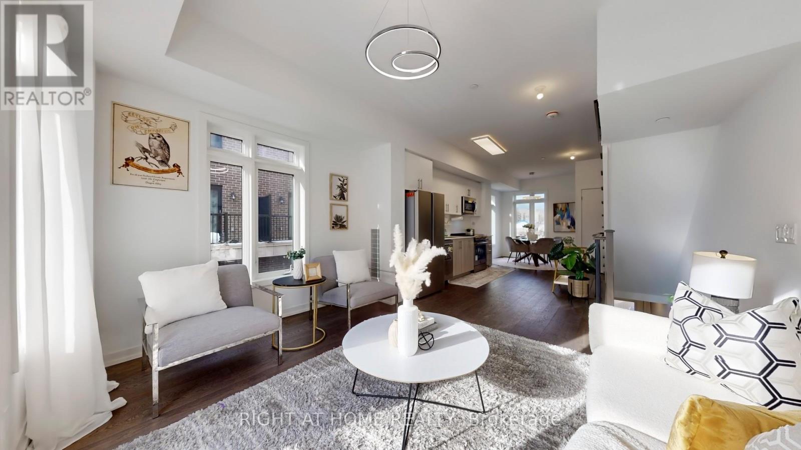 32 Spruce Pines Crescent, Toronto, Ontario M4A 1Y7 - Photo 8 - C12808752