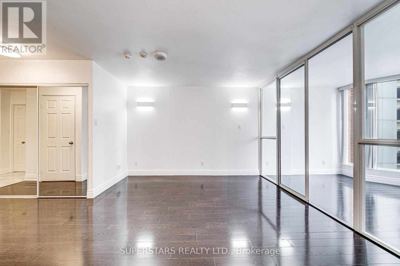 2104 - 55 Centre Avenue, Toronto, Ontario  M5G 2H5 - Photo 2 - C12808754