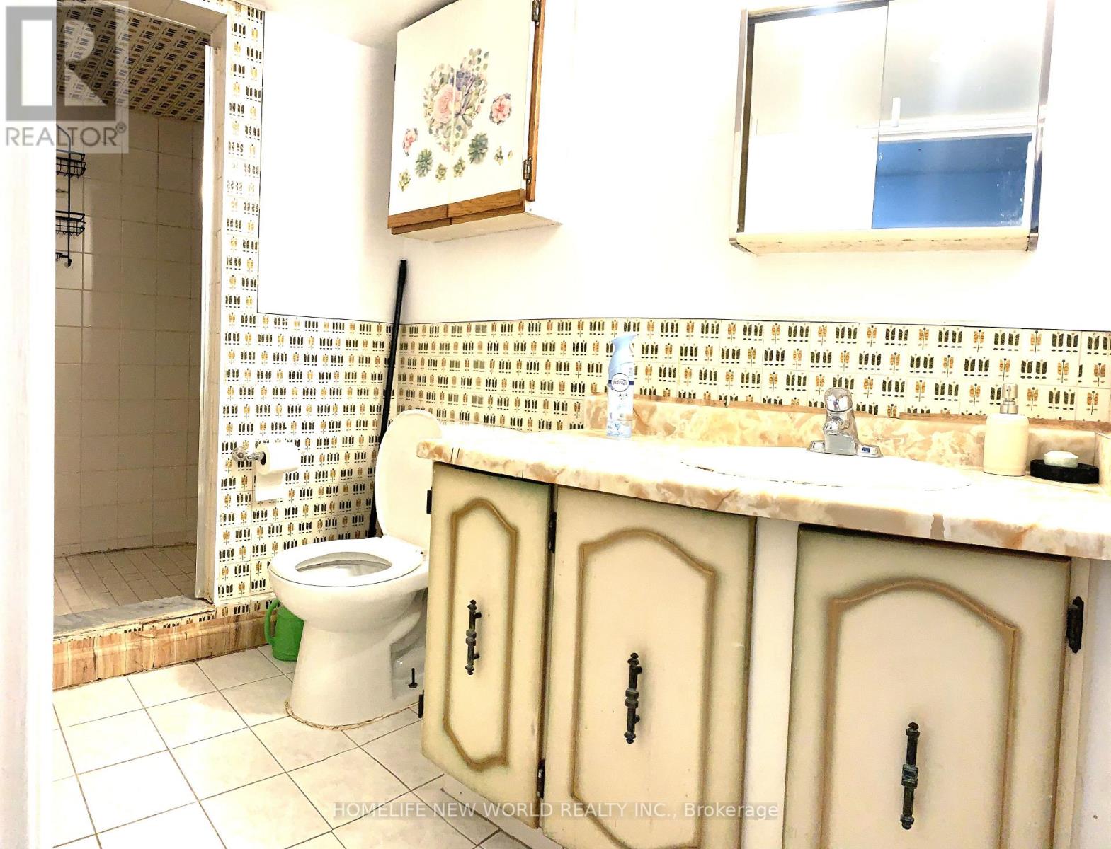 38 Levitt Court, Toronto, Ontario  M2R 3P9 - Photo 9 - C12808774