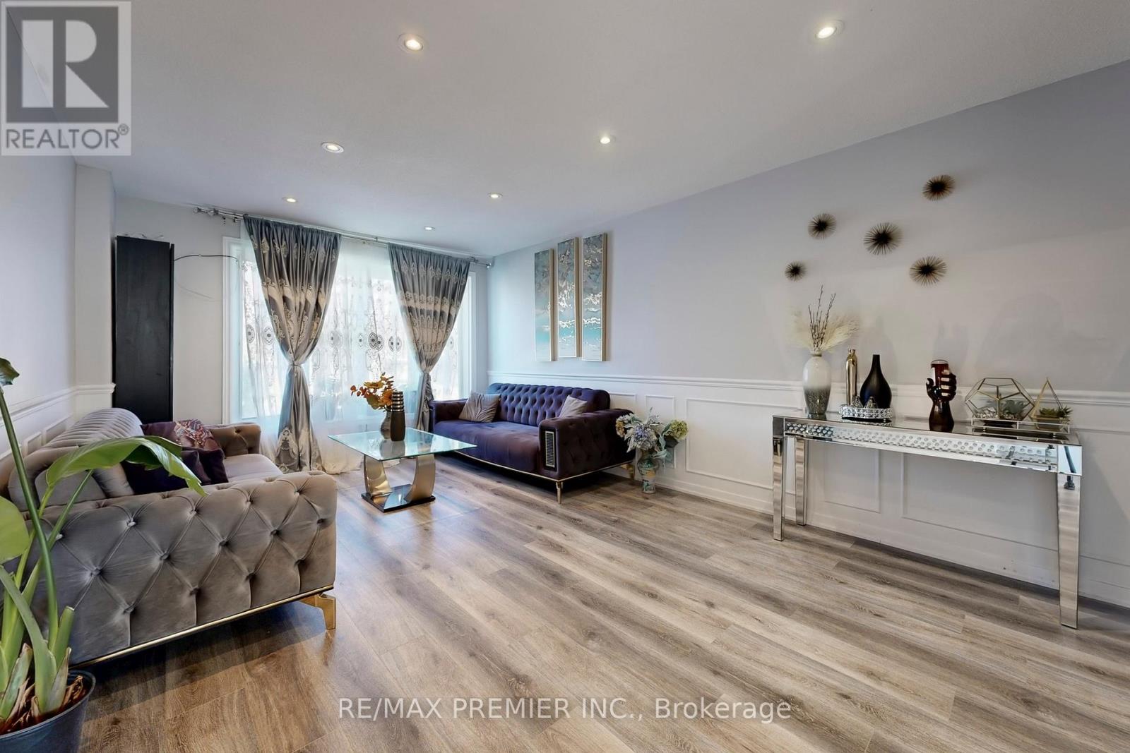 888 Krosno Boulevard, Pickering, Ontario  L1W 1H4 - Photo 3 - E12808756