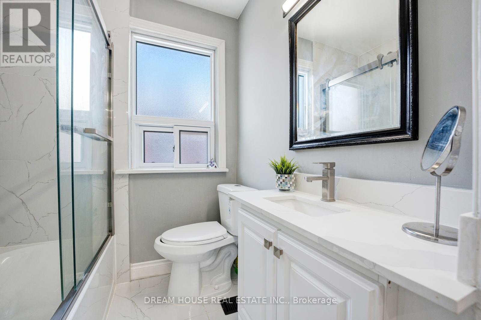 3256 St Clair Avenue E, Toronto, Ontario  M1L 1V8 - Photo 17 - E12808766