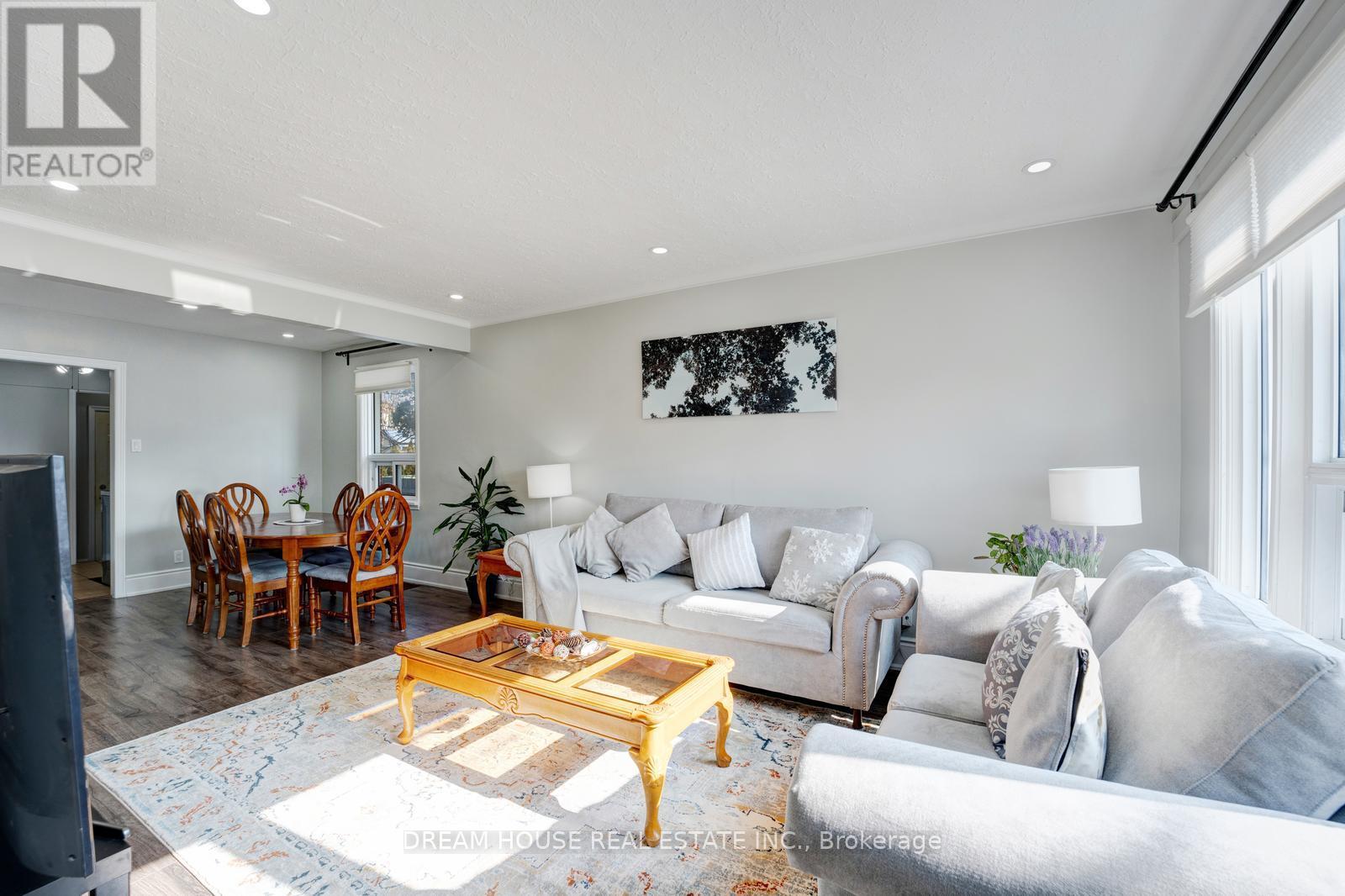 3256 St Clair Avenue E, Toronto, Ontario  M1L 1V8 - Photo 3 - E12808766