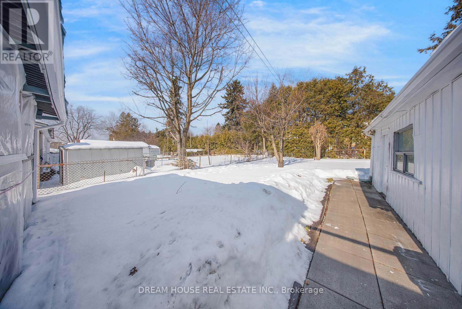 3256 St Clair Avenue E, Toronto, Ontario  M1L 1V8 - Photo 36 - E12808766