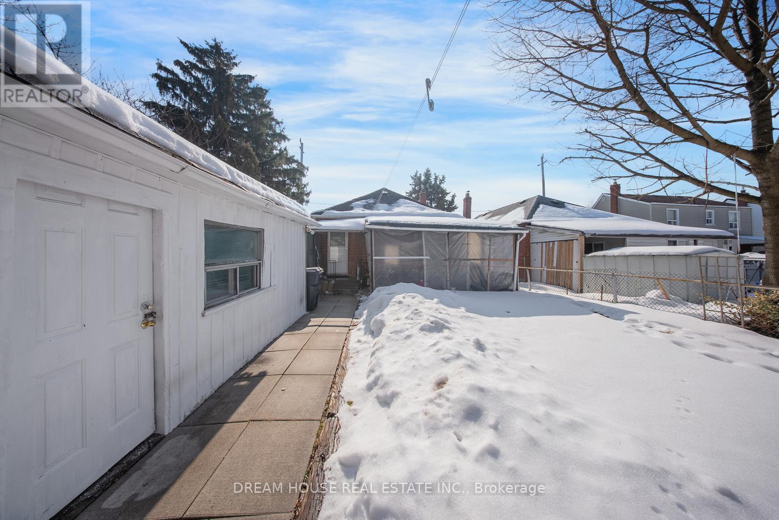 3256 St Clair Avenue E, Toronto, Ontario  M1L 1V8 - Photo 37 - E12808766