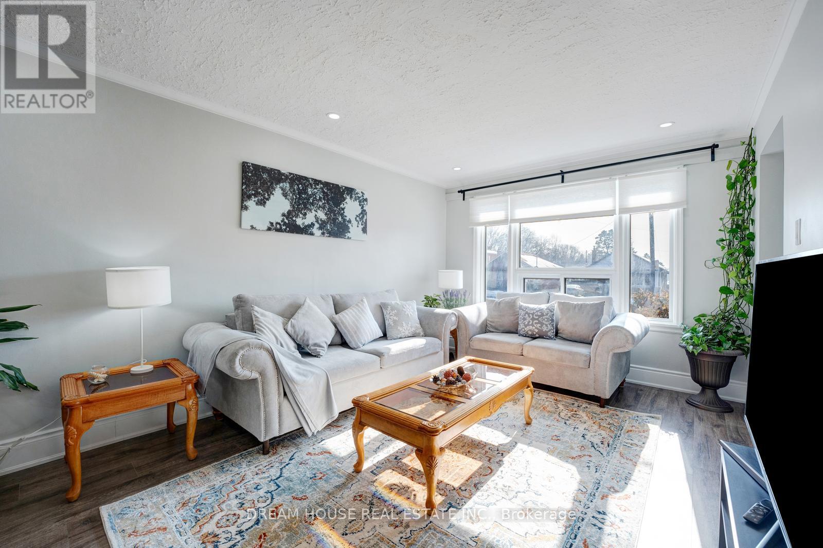 3256 St Clair Avenue E, Toronto, Ontario  M1L 1V8 - Photo 5 - E12808766