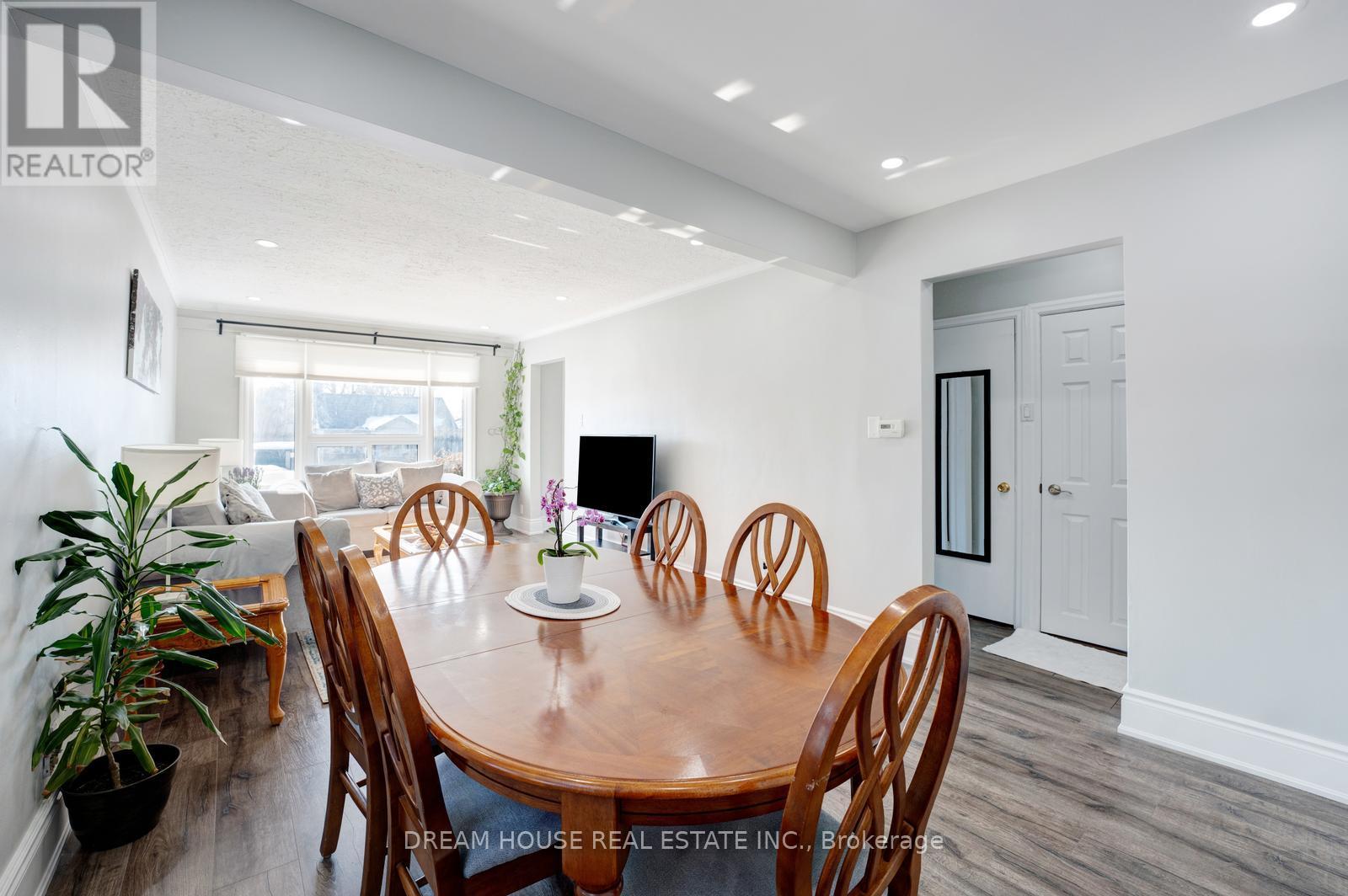 3256 St Clair Avenue E, Toronto, Ontario  M1L 1V8 - Photo 9 - E12808766