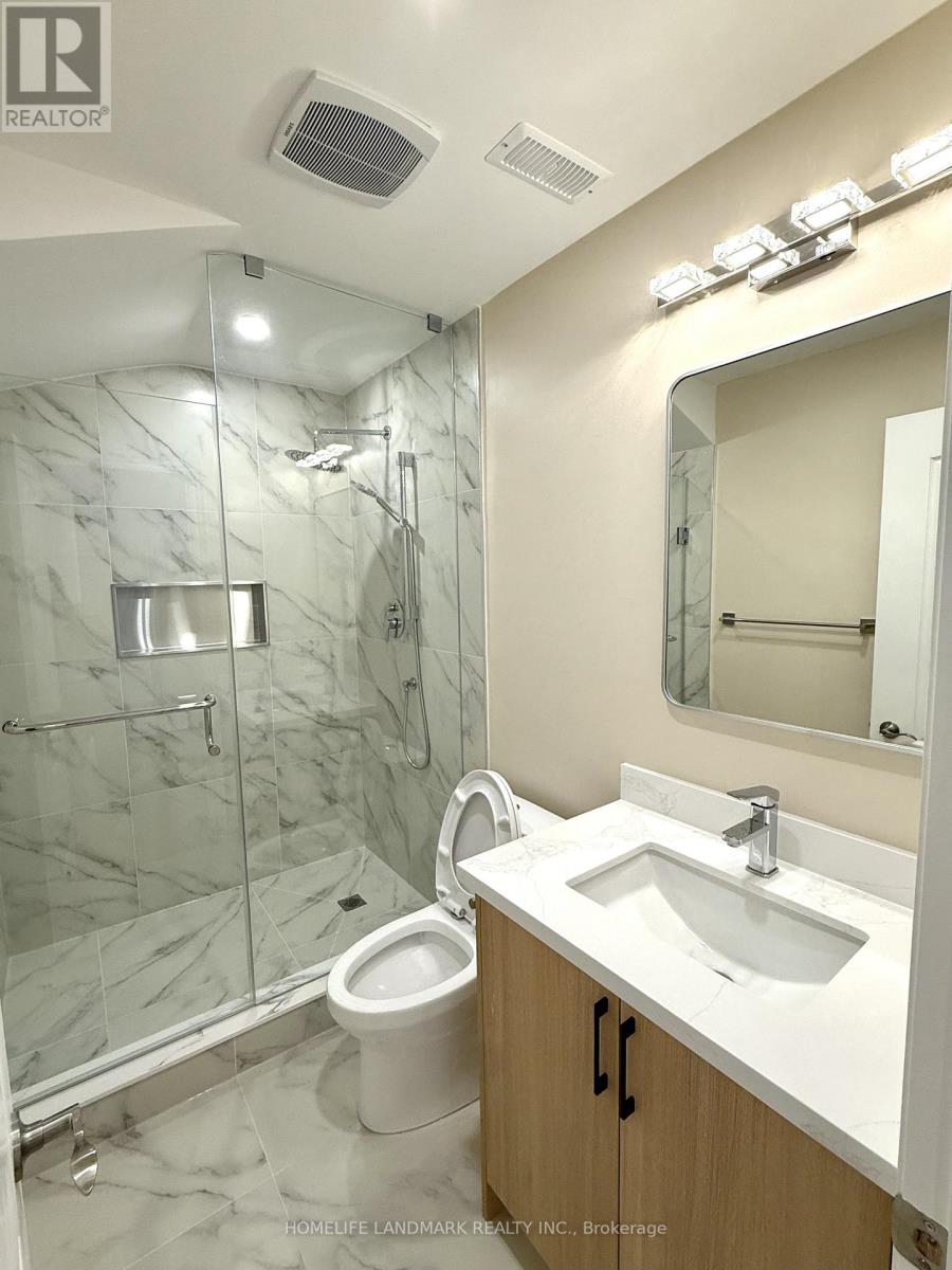 104 Mitchell Place, Newmarket, Ontario  L3Y 0C7 - Photo 3 - N12808734