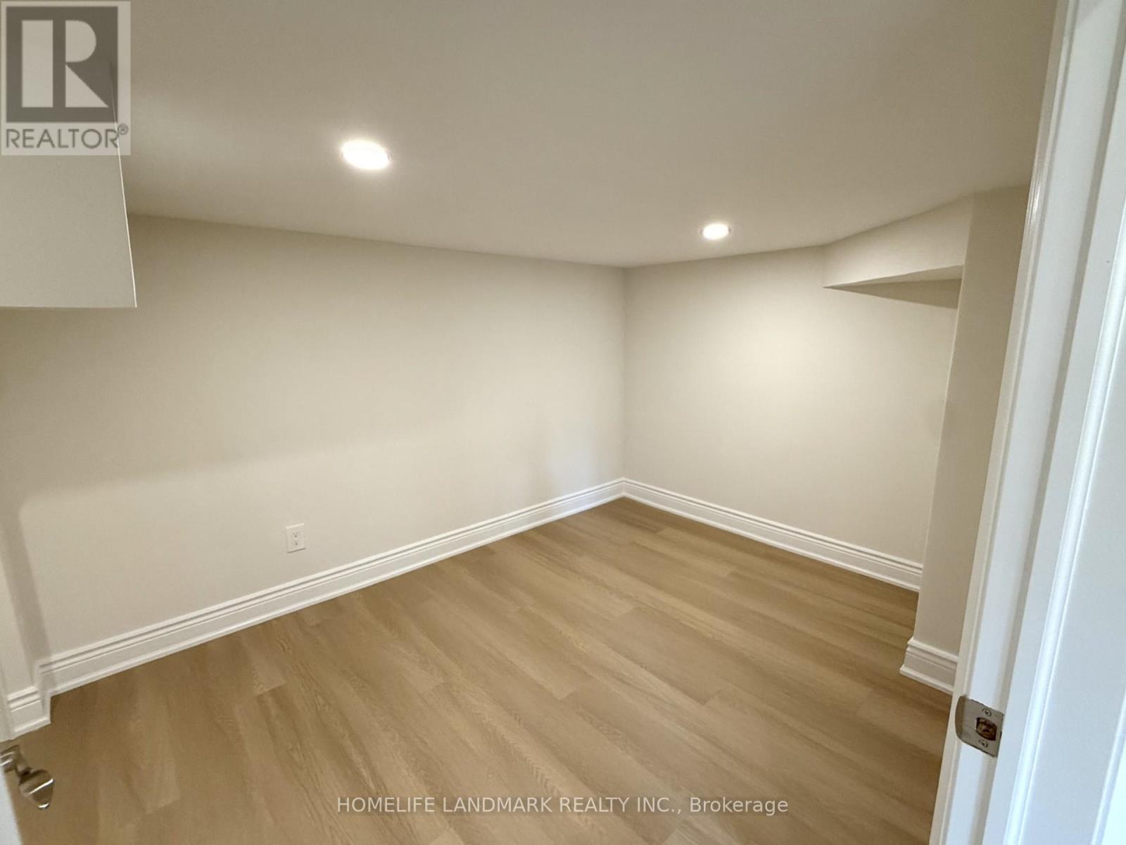 104 Mitchell Place, Newmarket, Ontario  L3Y 0C7 - Photo 6 - N12808734