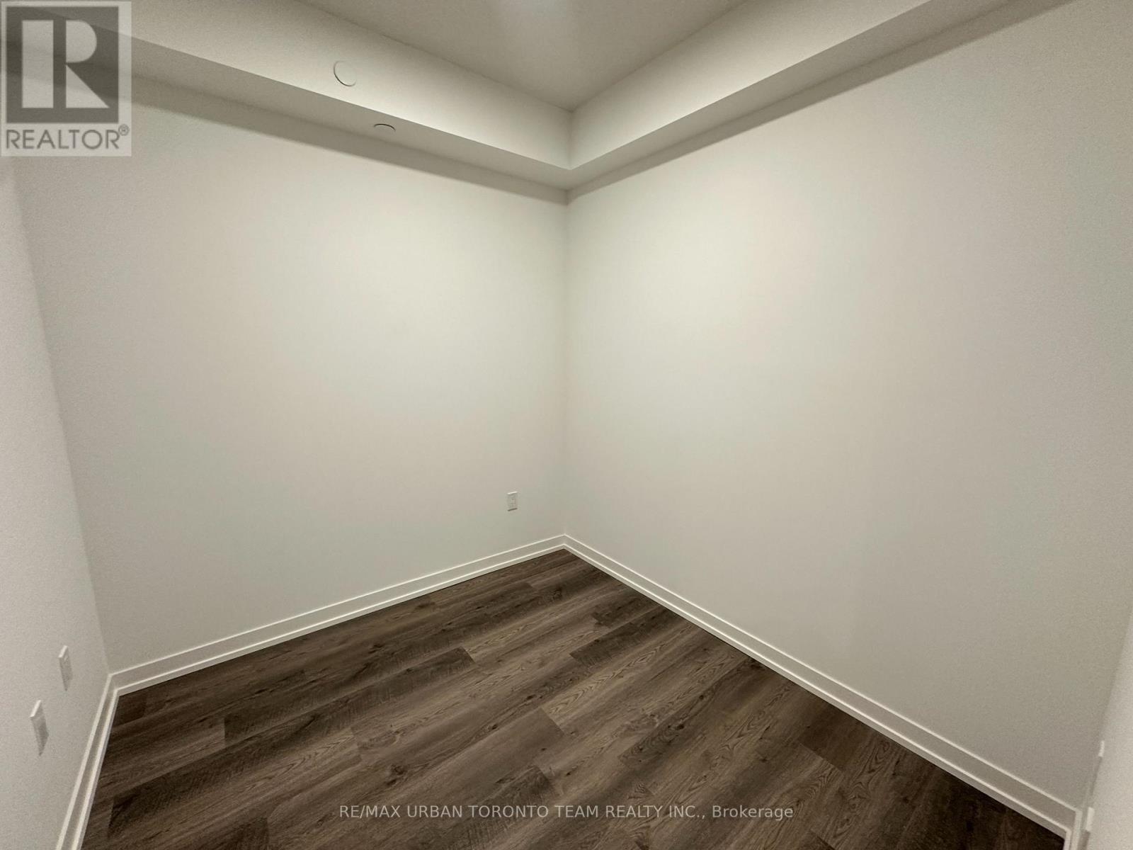 1011 - 8 Interchange Way, Vaughan, Ontario  L4K 5Z7 - Photo 12 - N12808740