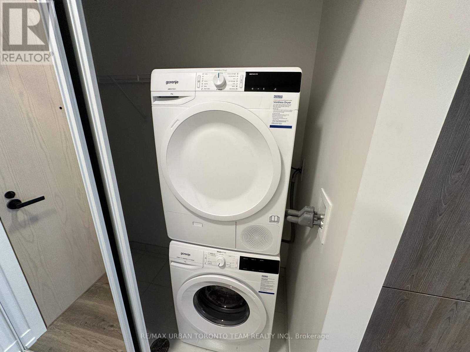 1011 - 8 Interchange Way, Vaughan, Ontario  L4K 5Z7 - Photo 13 - N12808740