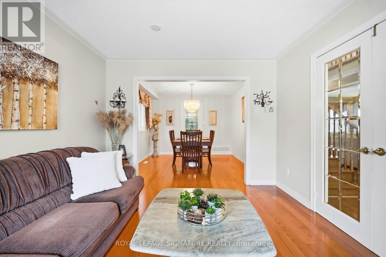 52 Durham Street, Halton Hills, Ontario  L7G 5X4 - Photo 14 - W12808762