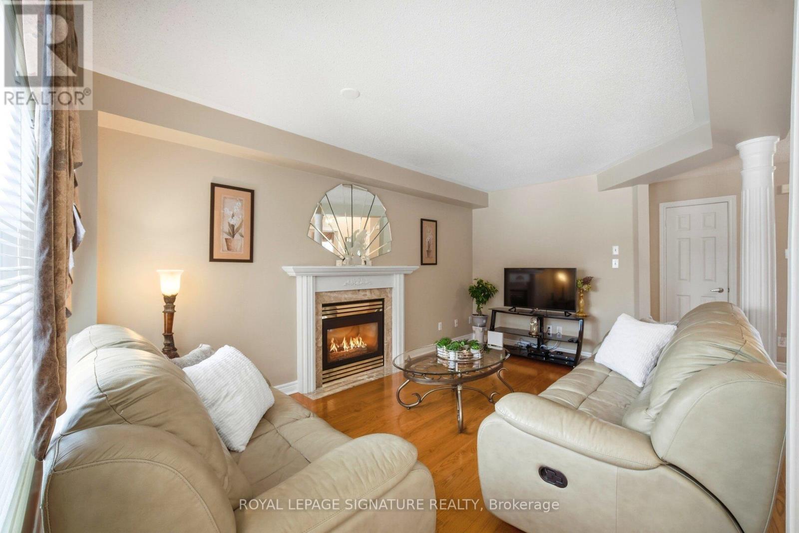 52 Durham Street, Halton Hills, Ontario  L7G 5X4 - Photo 23 - W12808762