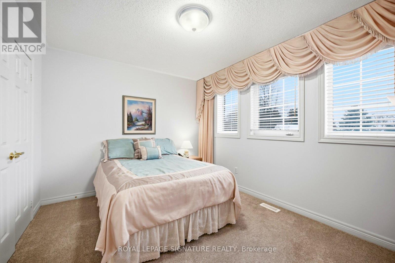 52 Durham Street, Halton Hills, Ontario  L7G 5X4 - Photo 40 - W12808762