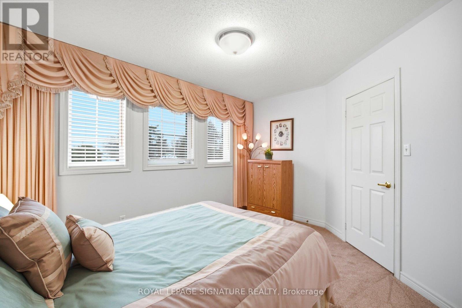 52 Durham Street, Halton Hills, Ontario  L7G 5X4 - Photo 41 - W12808762