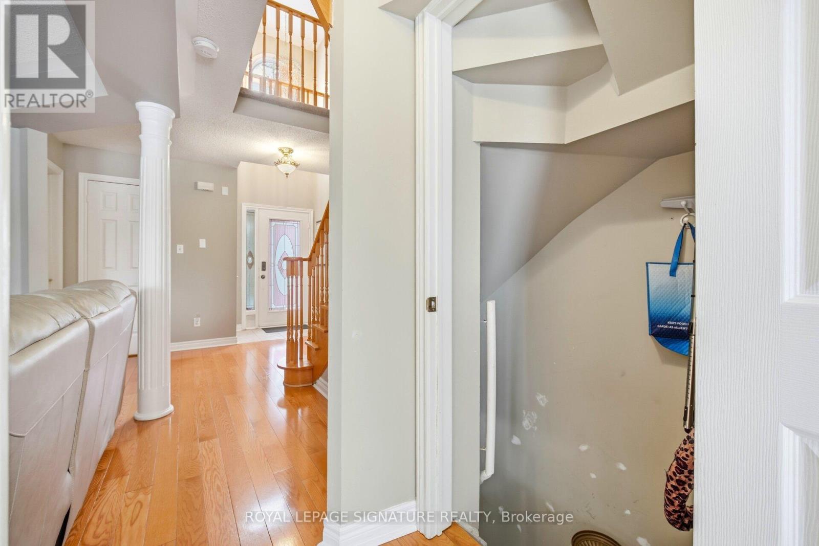 52 Durham Street, Halton Hills, Ontario  L7G 5X4 - Photo 7 - W12808762