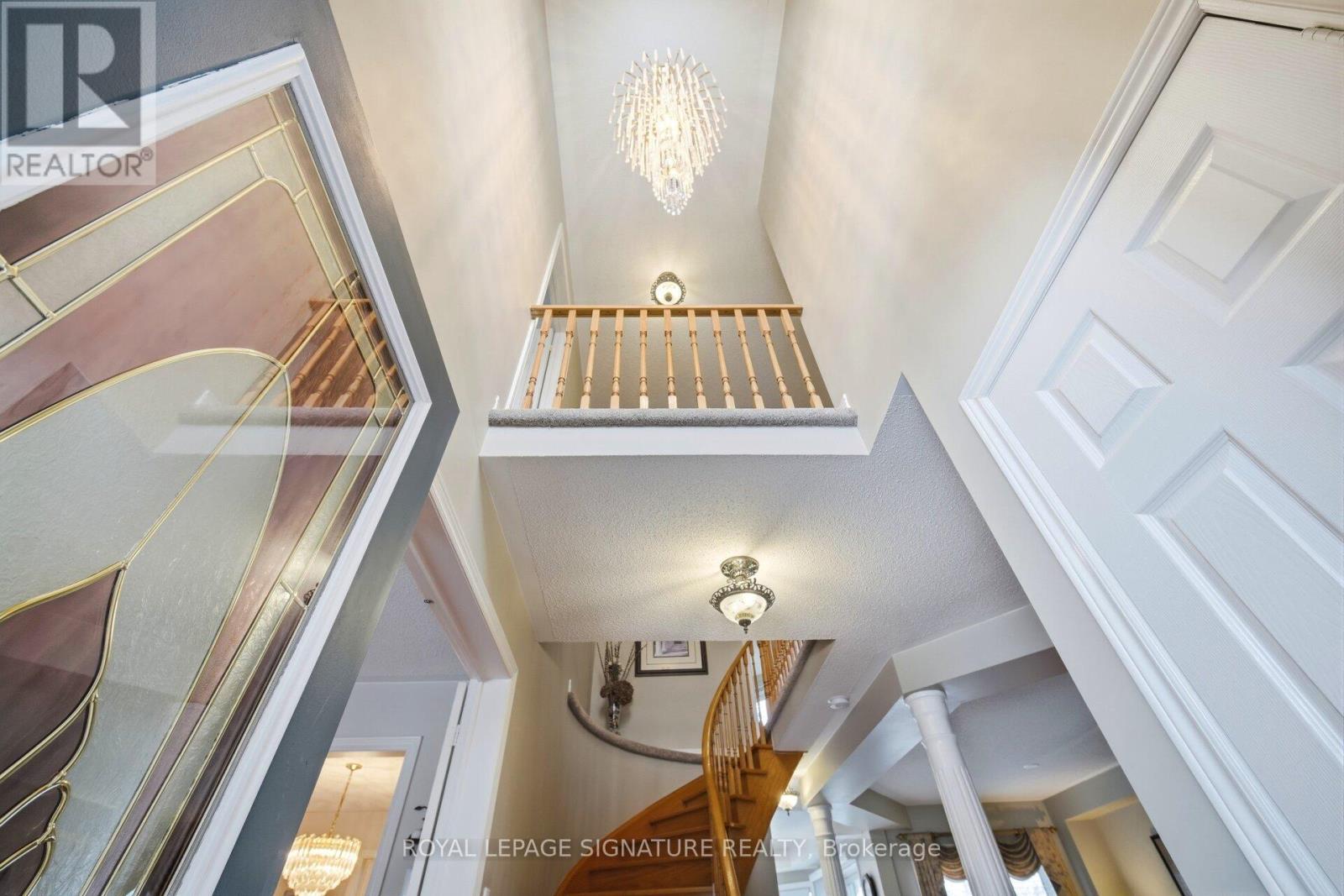 52 Durham Street, Halton Hills, Ontario  L7G 5X4 - Photo 8 - W12808762