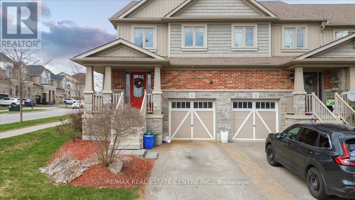 1 Laverty Crescent, Orangeville, Ontario  L9W 6T1 - Photo 2 - W12808764