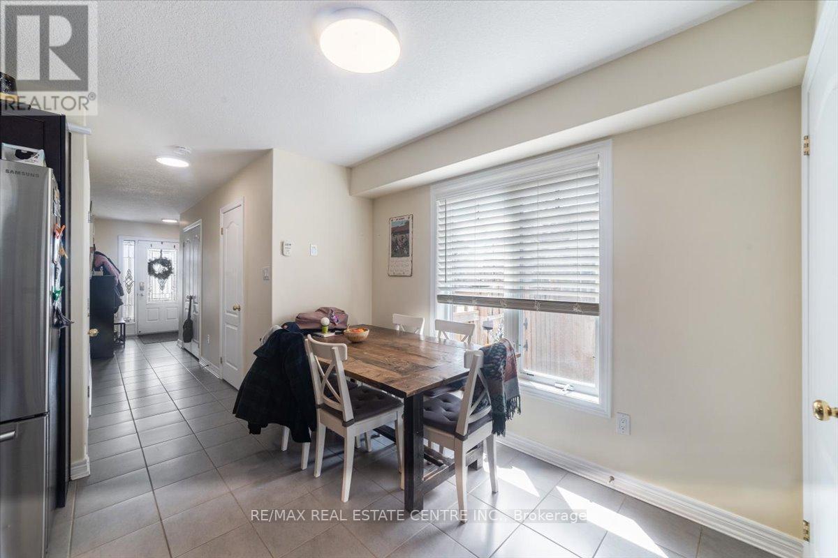 1 Laverty Crescent, Orangeville, Ontario  L9W 6T1 - Photo 3 - W12808764