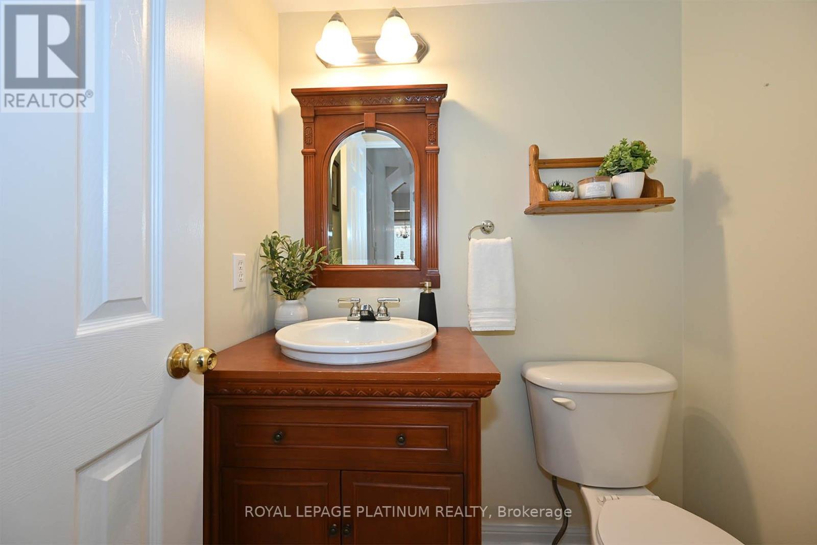 21 Vista Green Crescent, Brampton, Ontario  L7A 2S3 - Photo 9 - W12808768