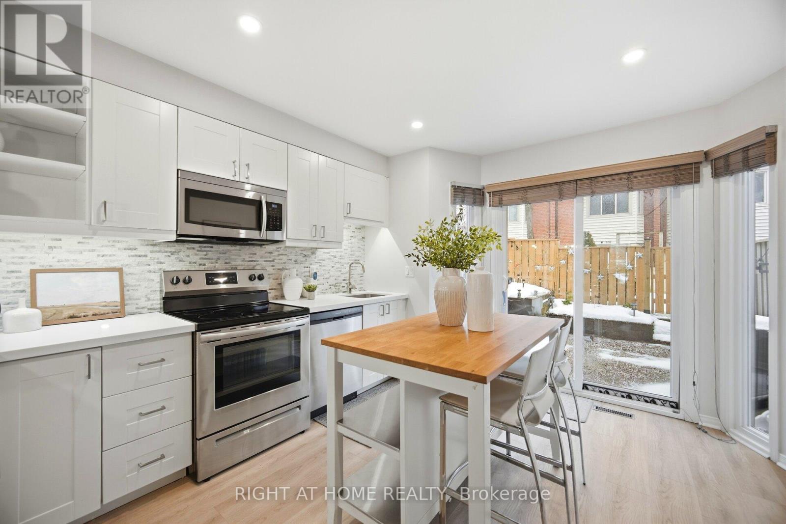 533 - 895 Maple Avenue, Burlington, Ontario  L7S 2H7 - Photo 19 - W12808778