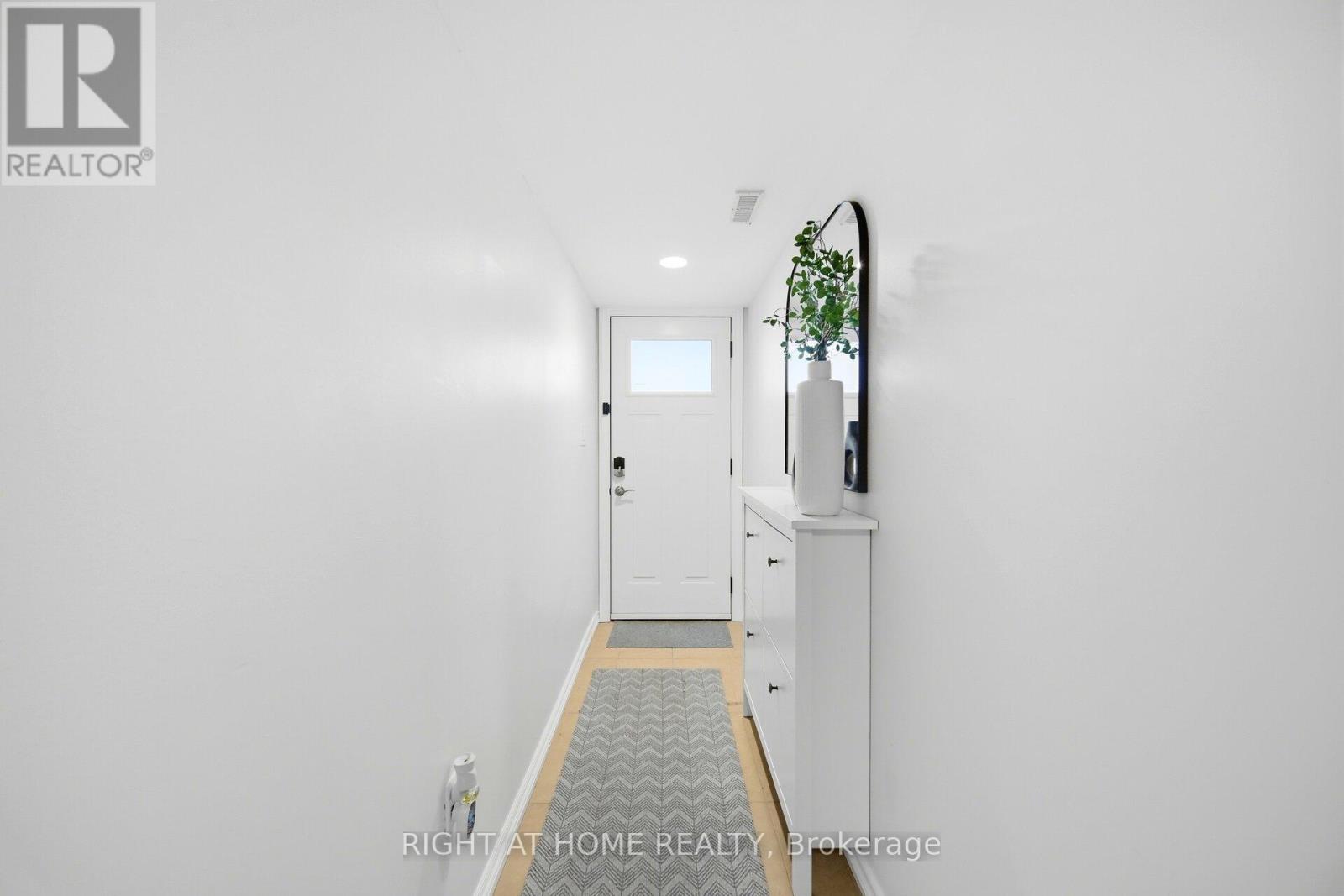 533 - 895 Maple Avenue, Burlington, Ontario  L7S 2H7 - Photo 5 - W12808778