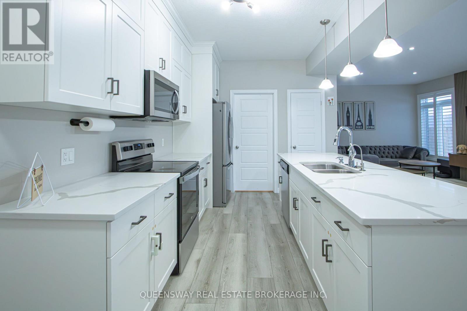 1306 Caen Avenue, Woodstock, Ontario  N4T 0J5 - Photo 12 - X12808730